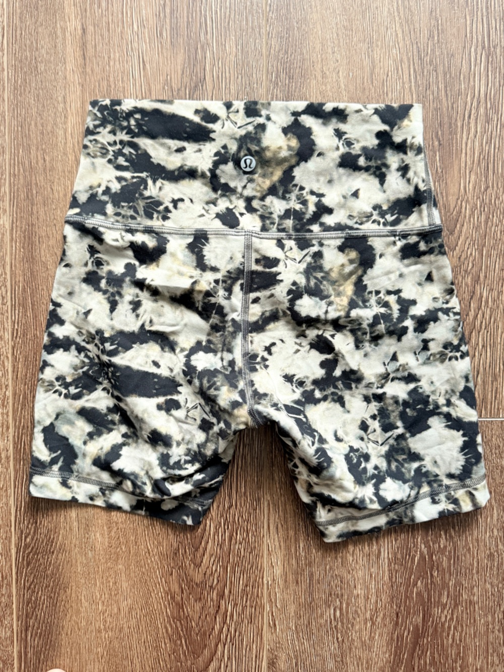 Lululemon Wunder Train High-Rise Short 6" - Picture 4 of 7